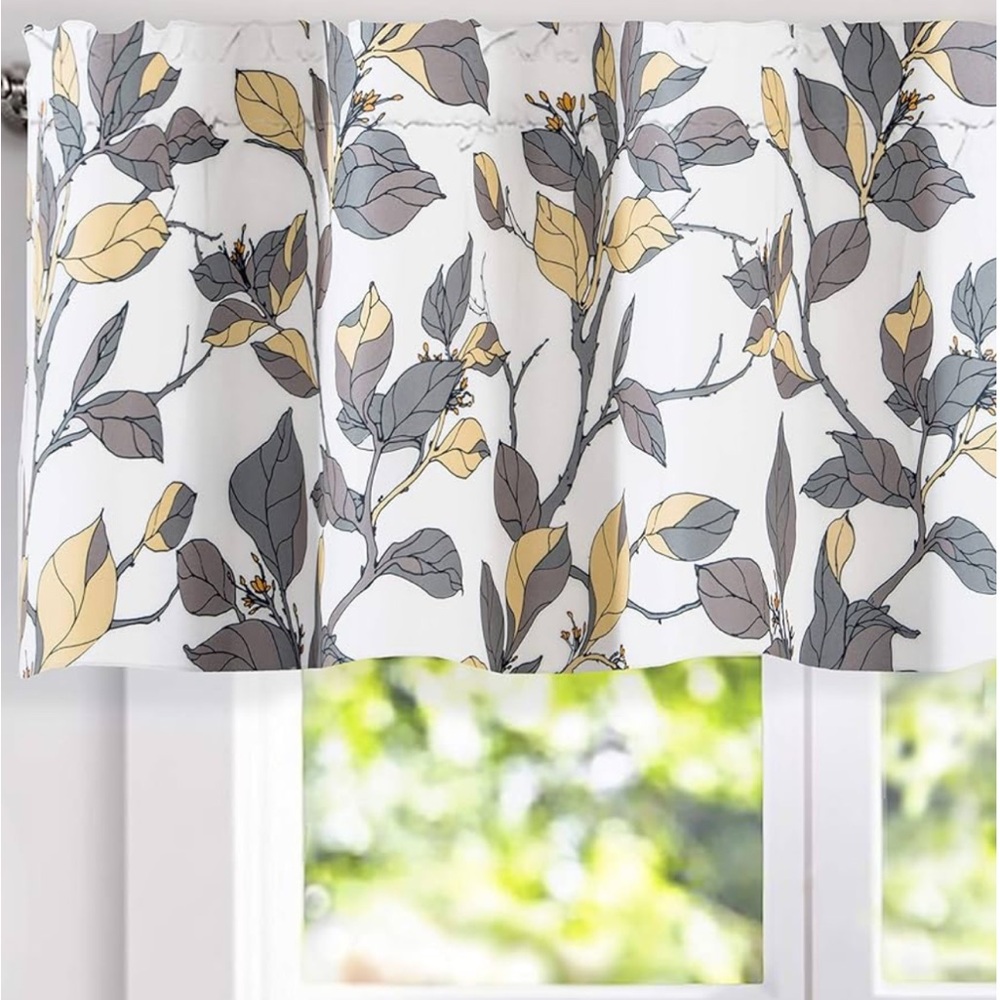 Window valance  NWOT
